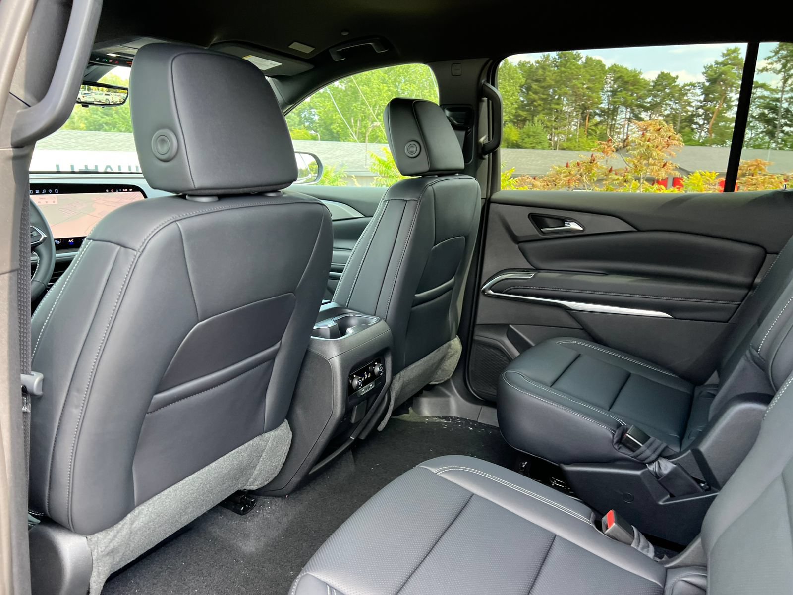 New 2027 Chevrolet Traverse LT w/ Midnight/Sport Edition AWD/4WD image 35