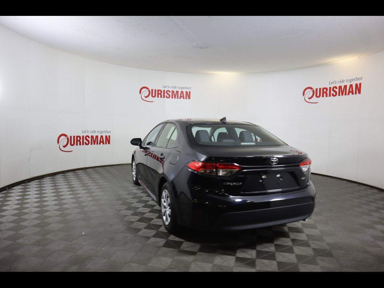 Used 2025 Toyota Corolla LE FWD image 9