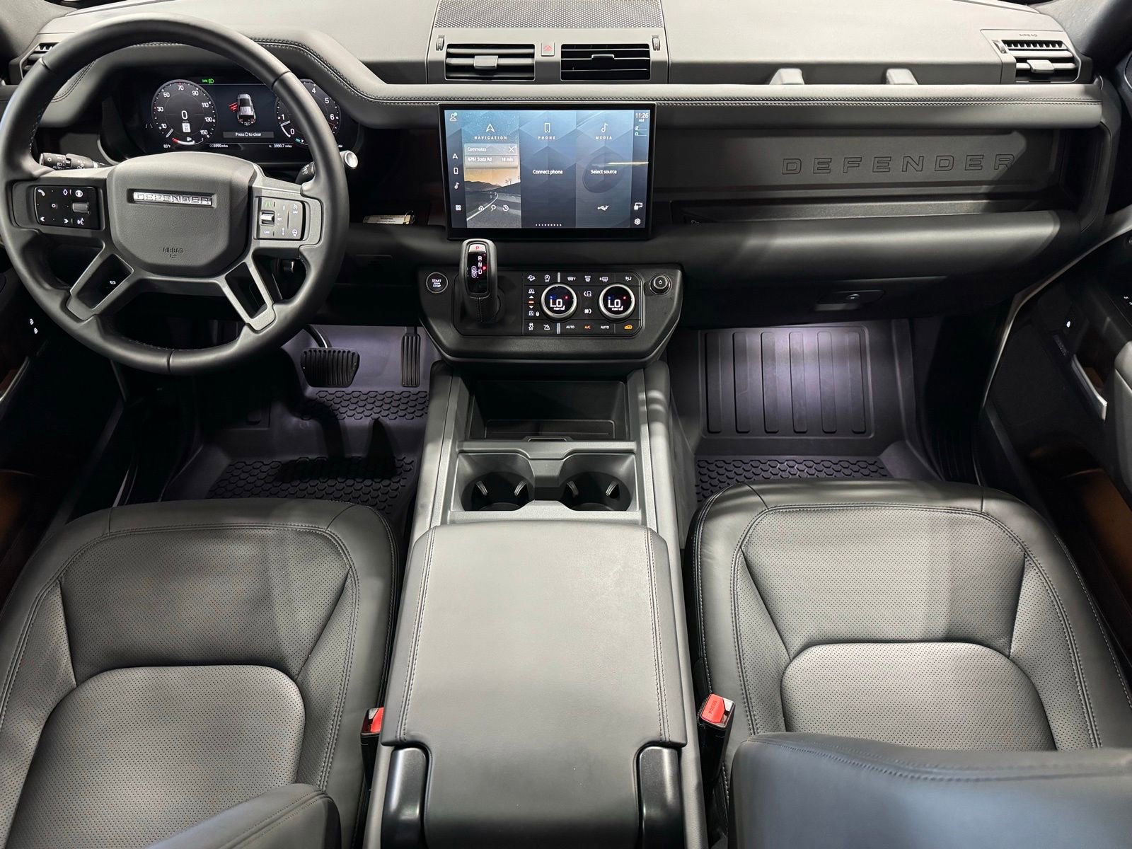 Used 2025 Land Rover Defender 110 X-Dynamic SE image 29