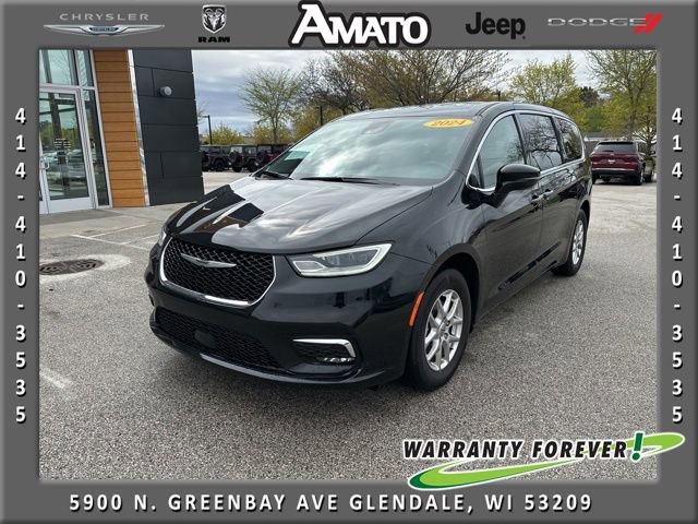 Used 2024 Chrysler Pacifica Touring-L FWD image 1
