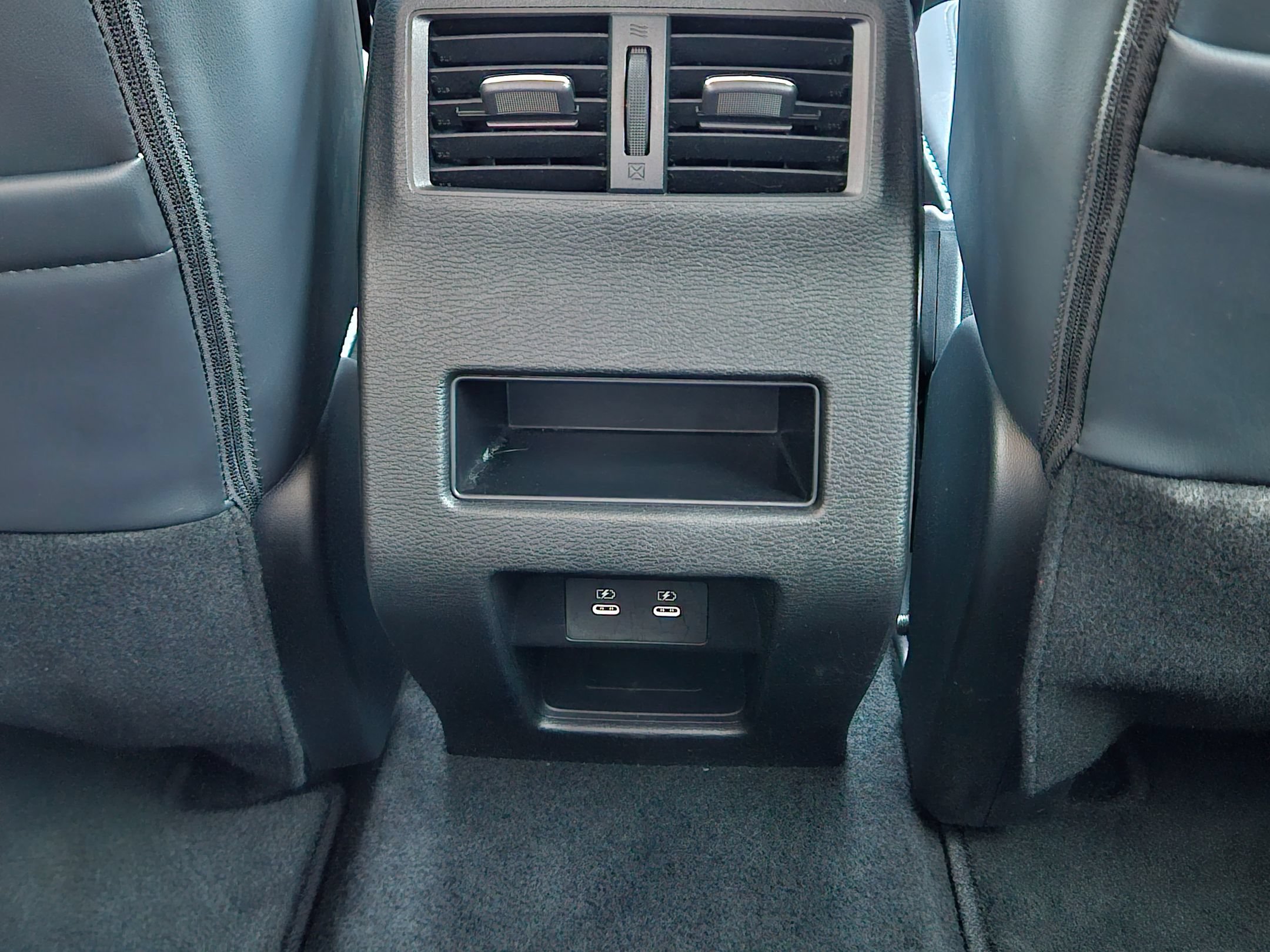 Used 2025 Mitsubishi Outlander SE AWD/4WD image 27