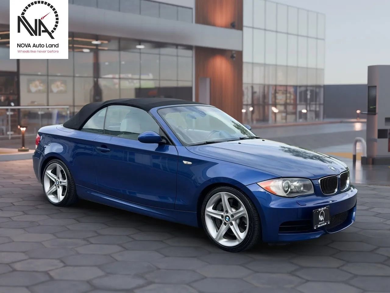 Used 2008 BMW 135i Convertible RWD image 2