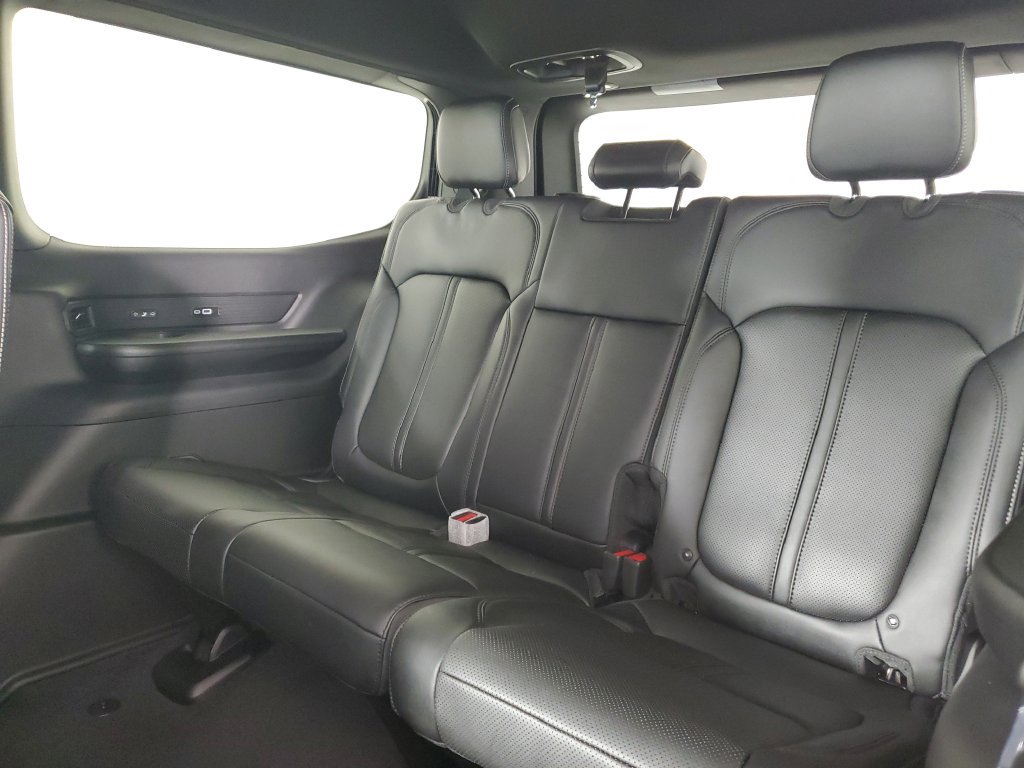 New 2026 Jeep Grand Wagoneer Limited AWD/4WD image 13