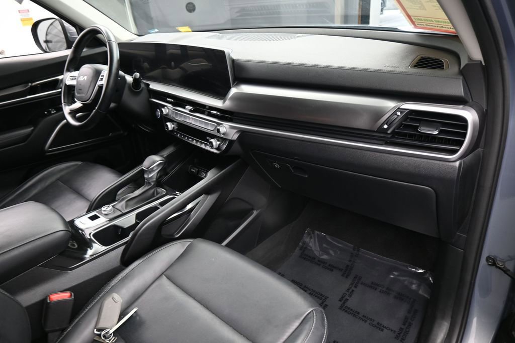 Used 2024 Kia Telluride LX FWD image 46