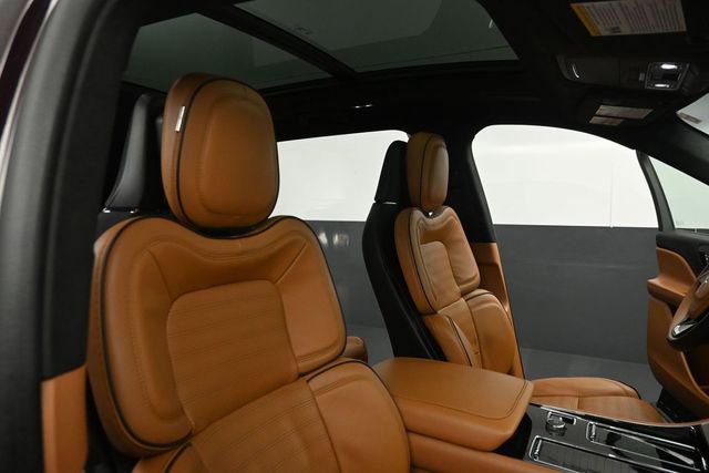 Certified 2023 Lincoln Aviator Black Label Grand Touring w/ Class IV Trailer Tow Package AWD/4WD image 35