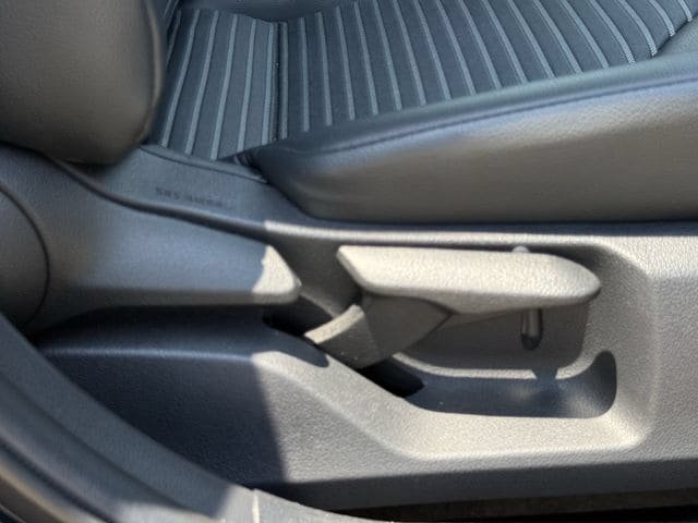 Used 2019 Toyota Camry SE FWD image 28