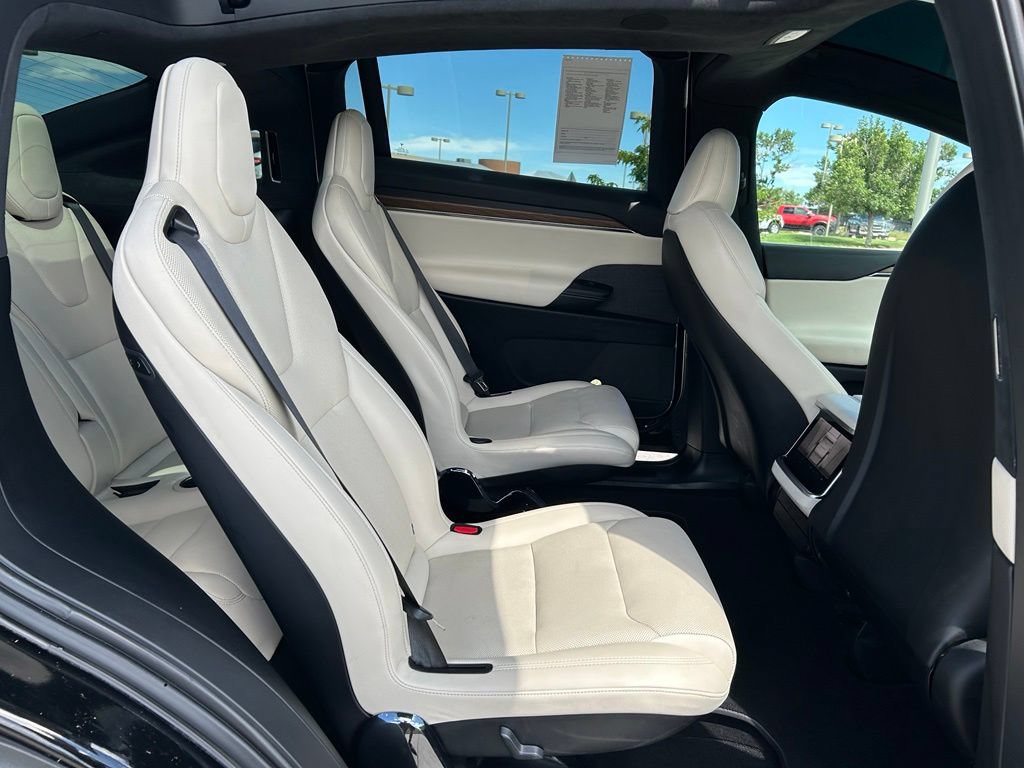 Used 2022 Tesla Model X AWD/4WD image 27