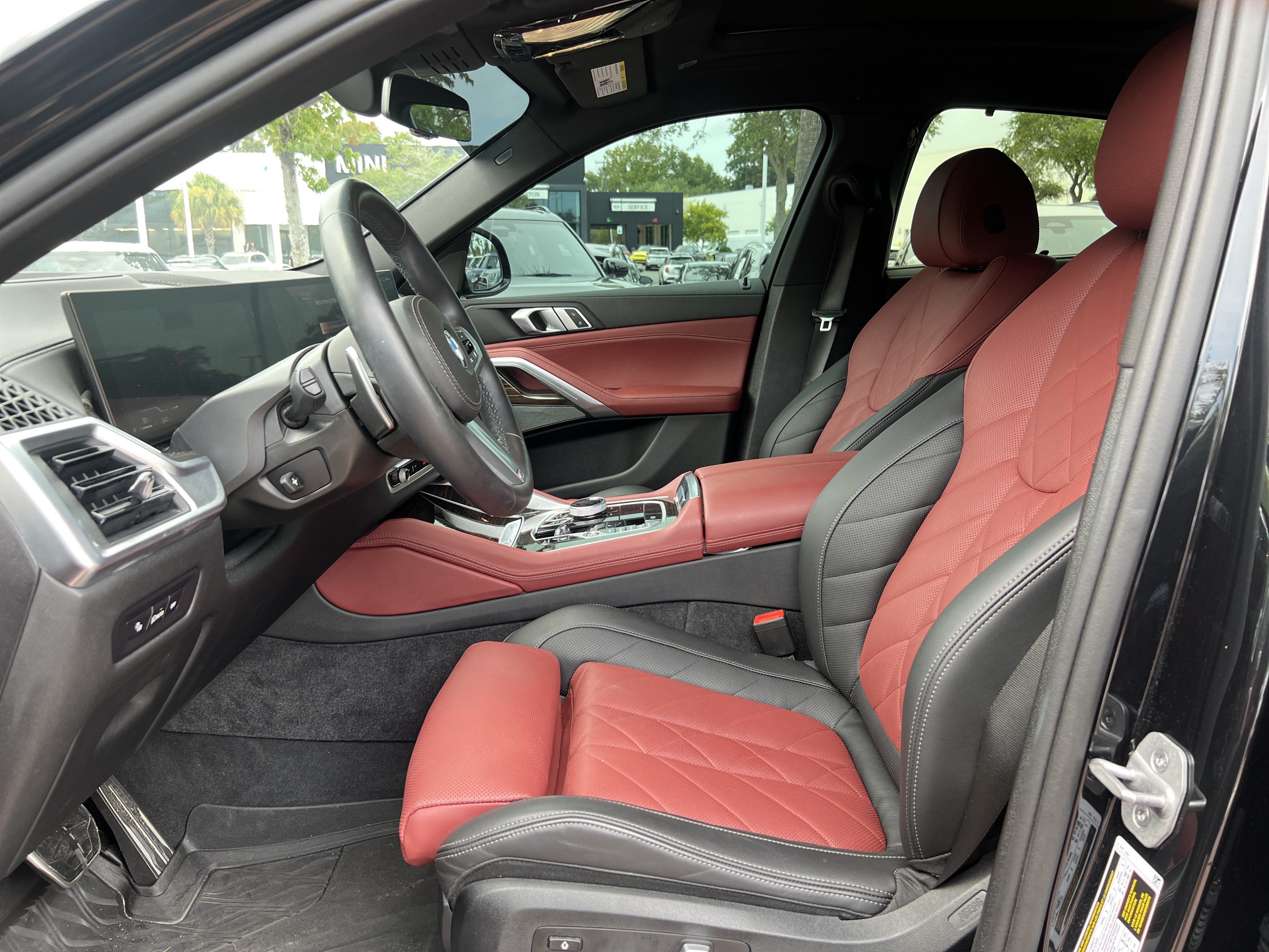 Used 2024 BMW X6 xDrive40i w/ Executive Package AWD/4WD image 16