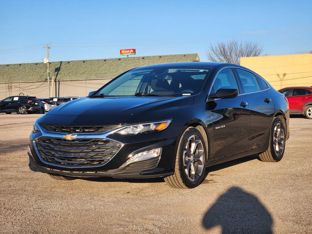 Used 2024 Chevrolet Malibu LT image 3