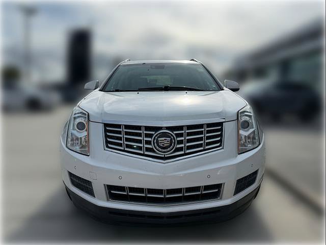 Used 2016 Cadillac SRX Luxury w/ Driver Assist Package FWD image 2