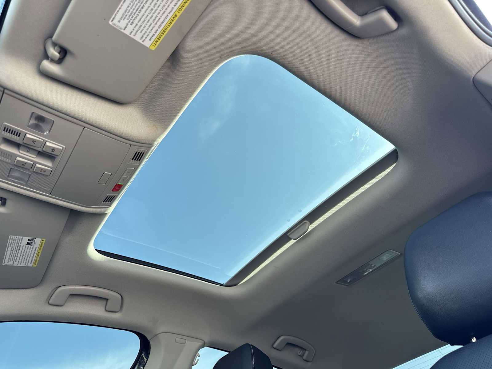 Used 2023 Volkswagen Jetta SEL image 11