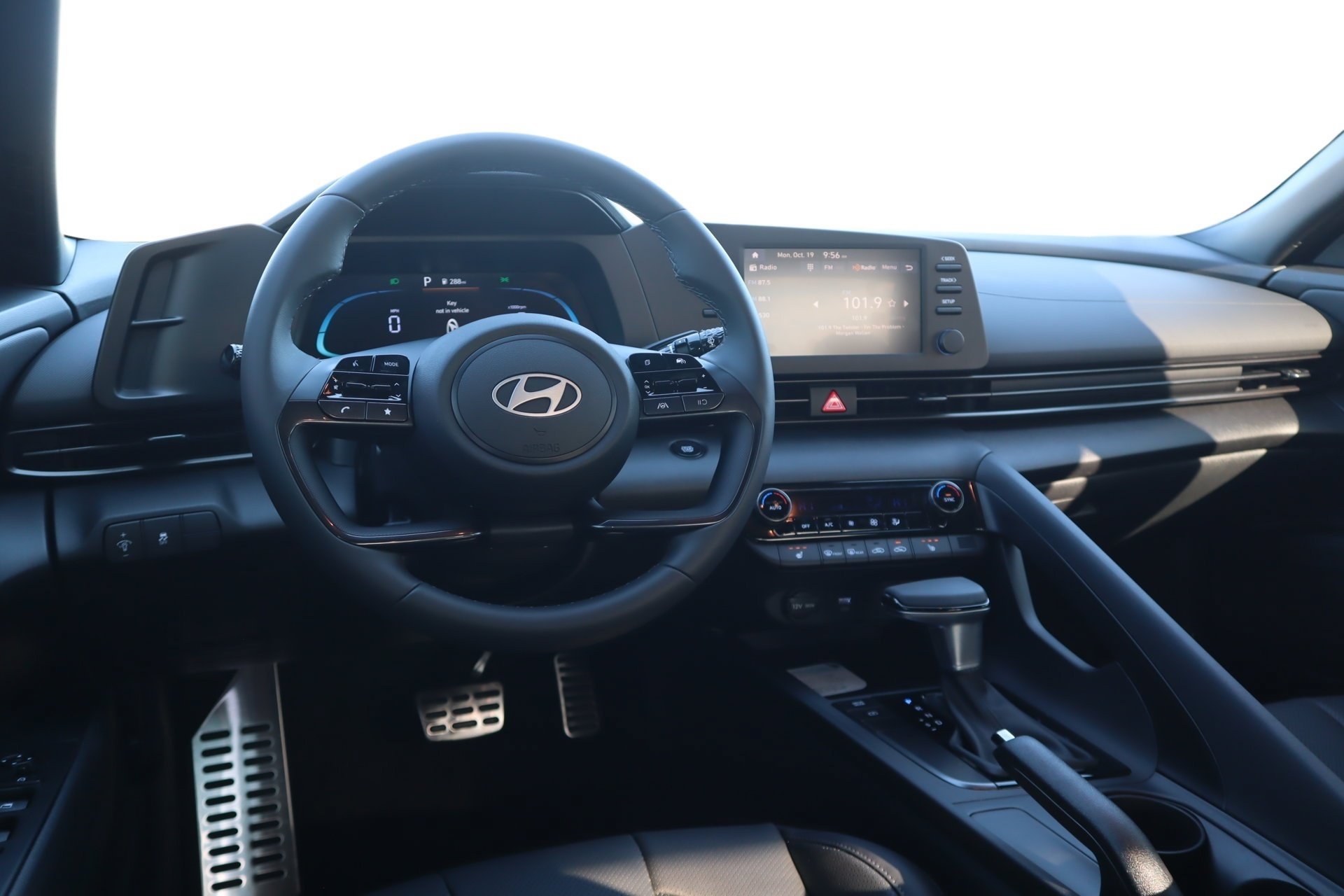New 2026 Hyundai Elantra SEL Sport FWD image 10