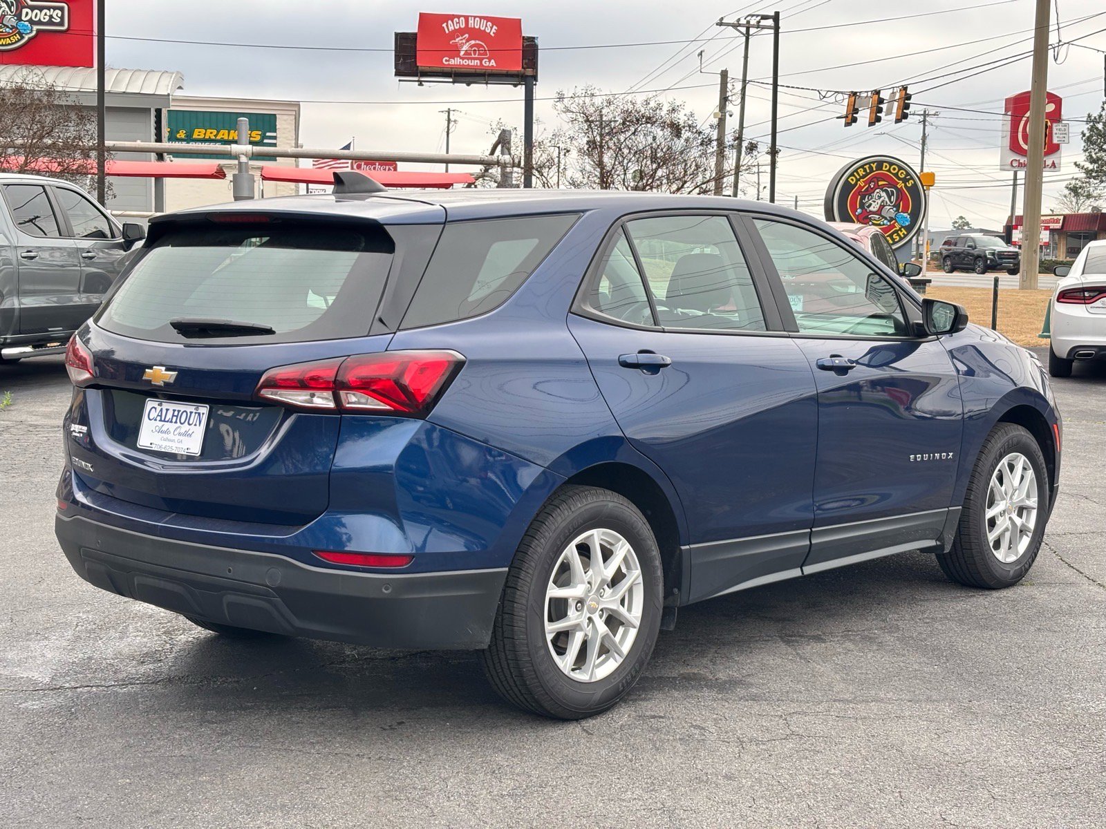Used 2022 Chevrolet Equinox LS image 3