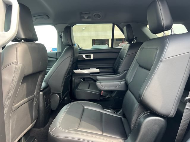 Certified 2024 Ford Explorer XLT w/ Equipment Group 202A AWD/4WD image 5