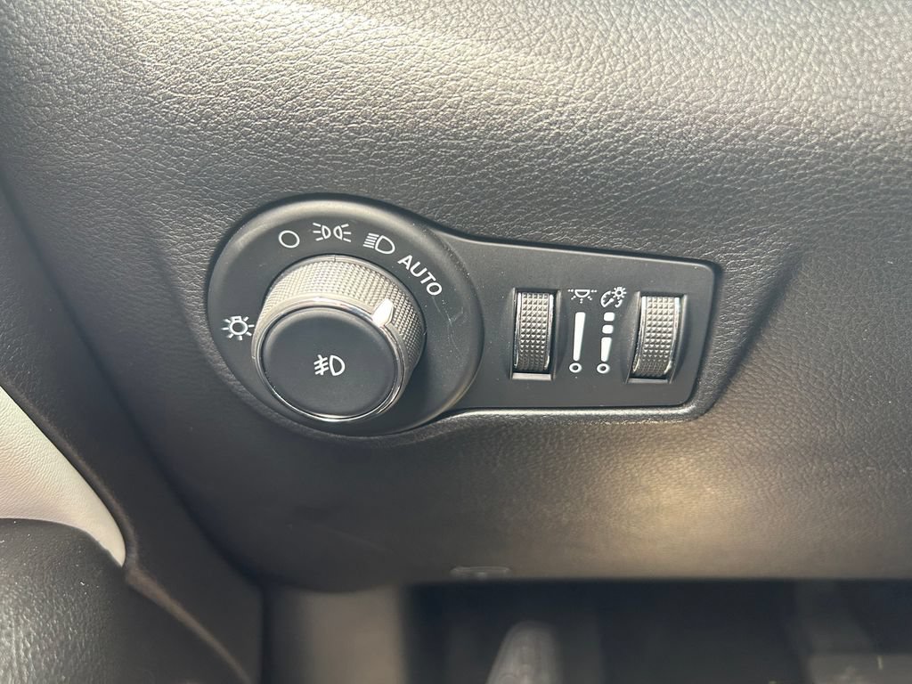 Certified 2022 Jeep Compass Limited AWD/4WD image 21