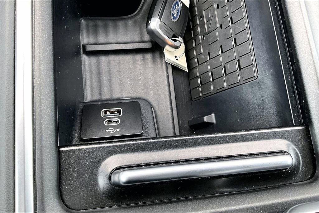 Used 2025 Ford Expedition Active image 28