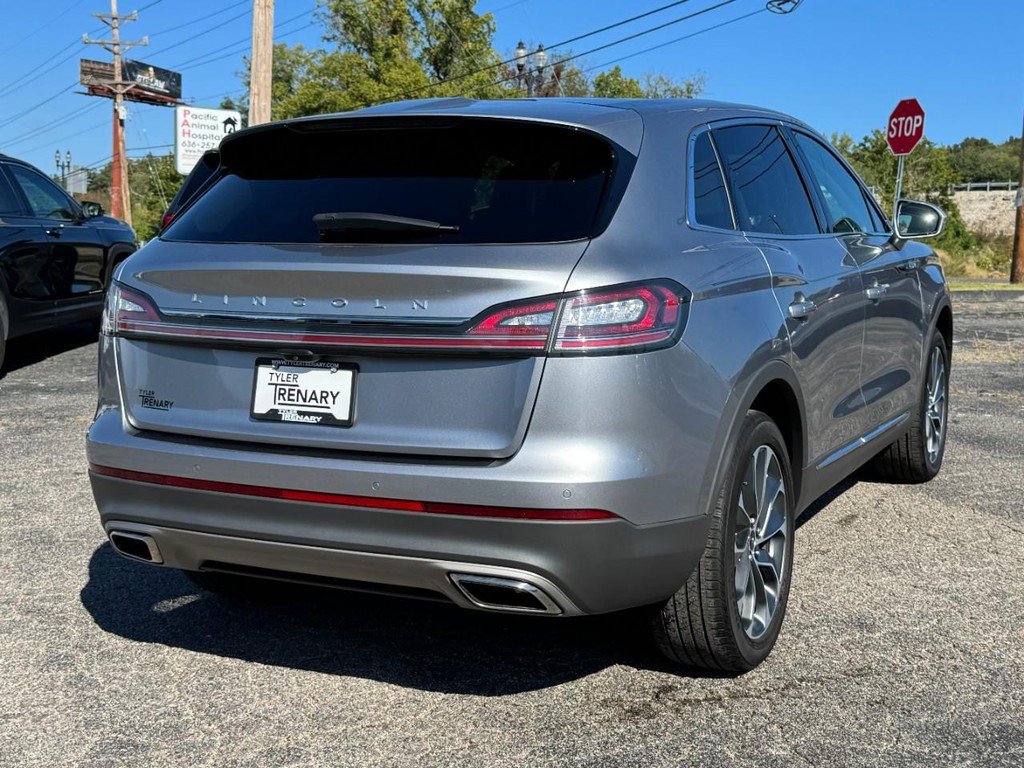 Used 2022 Lincoln Nautilus Reserve image 3