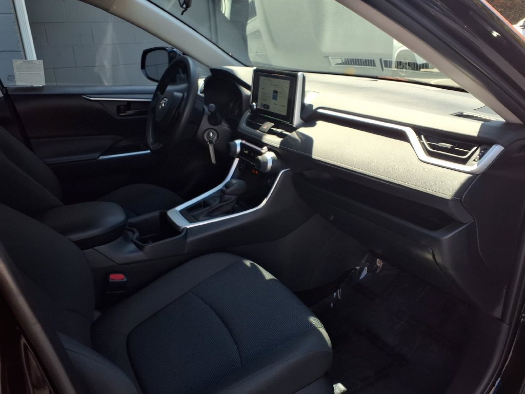 Certified 2025 Toyota RAV4 LE FWD image 35