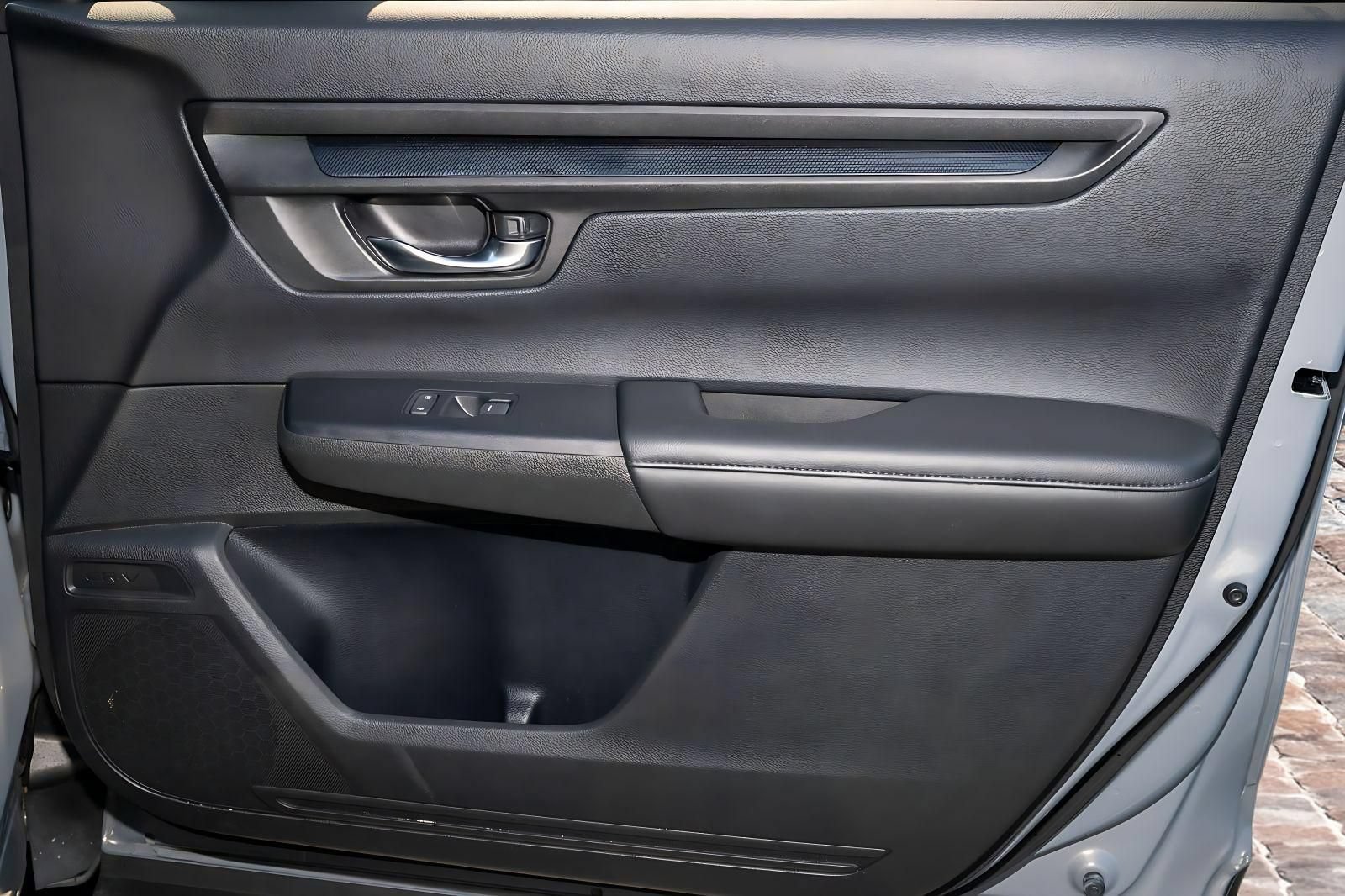 Used 2023 Honda CR-V LX image 12