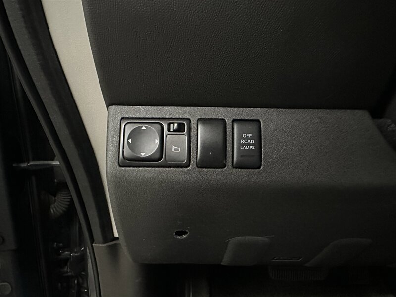 Used 2012 Nissan Xterra PRO-4X image 23