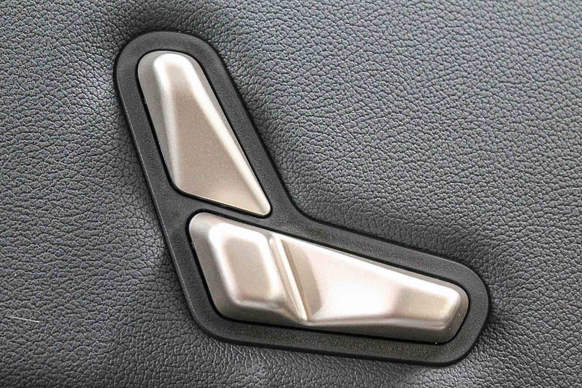 New 2026 BMW iX xDrive45 image 23