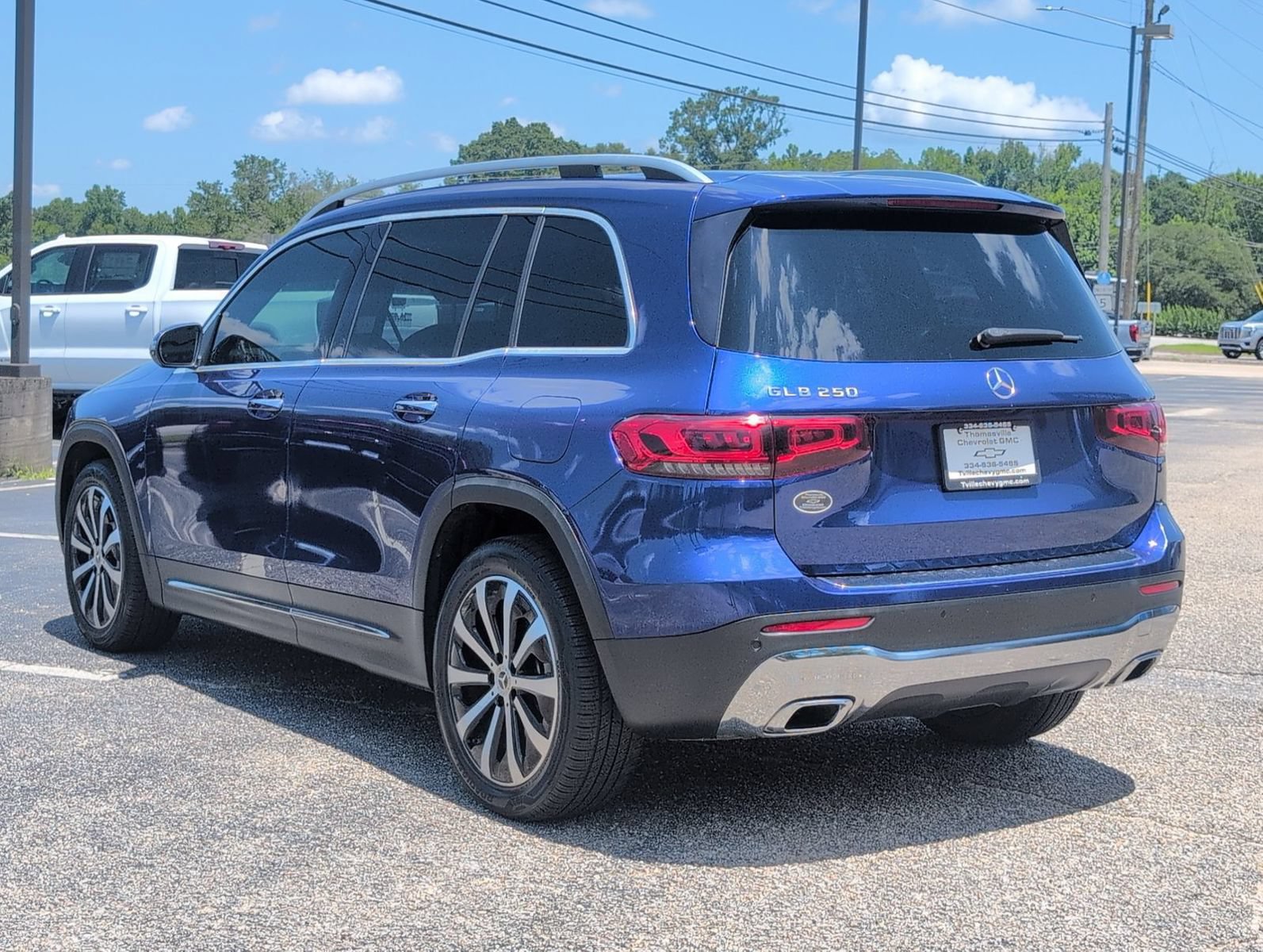 Used 2021 Mercedes-Benz GLB 250 image 3