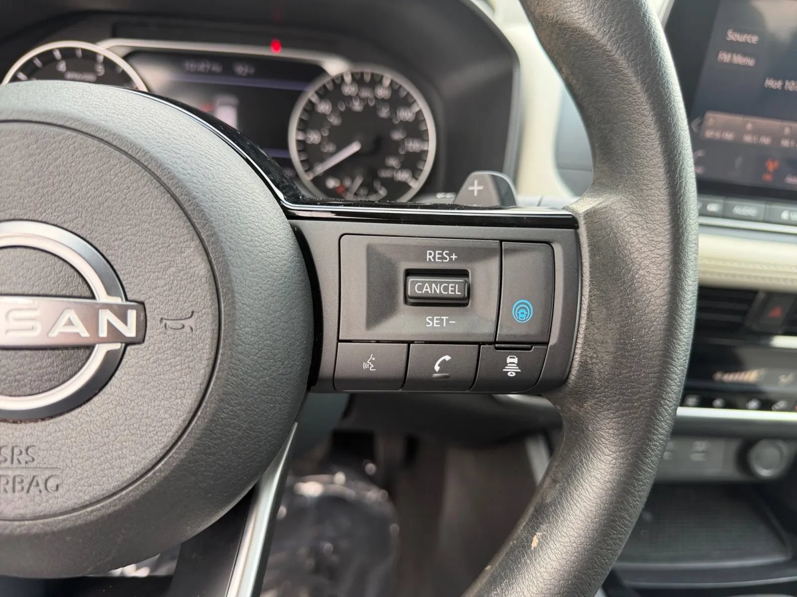 Used 2022 Nissan Rogue SV AWD/4WD image 21
