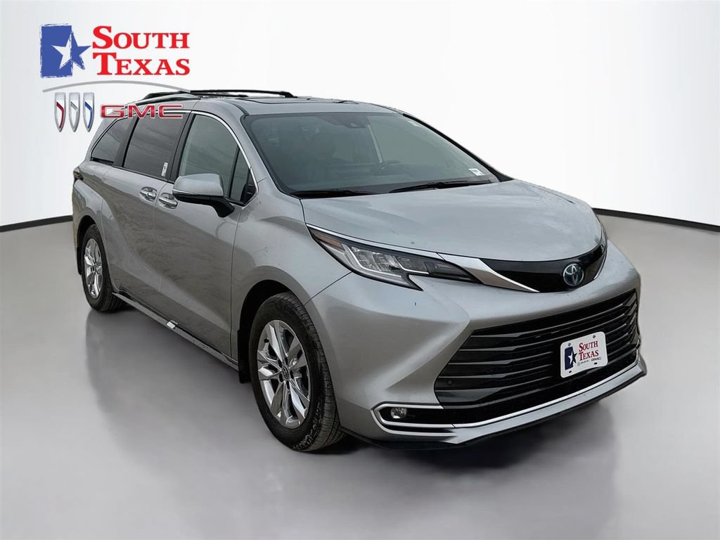 Used 2025 Toyota Sienna Limited AWD/4WD video 1