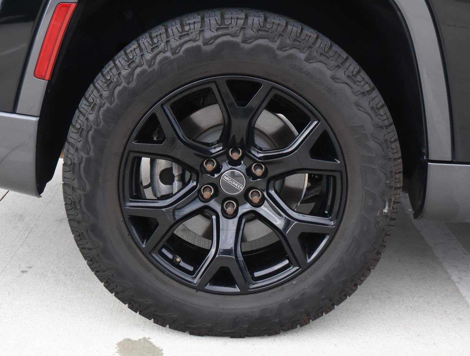 Used 2022 Jeep Wagoneer Series I w/ Premium Group I AWD/4WD image 9