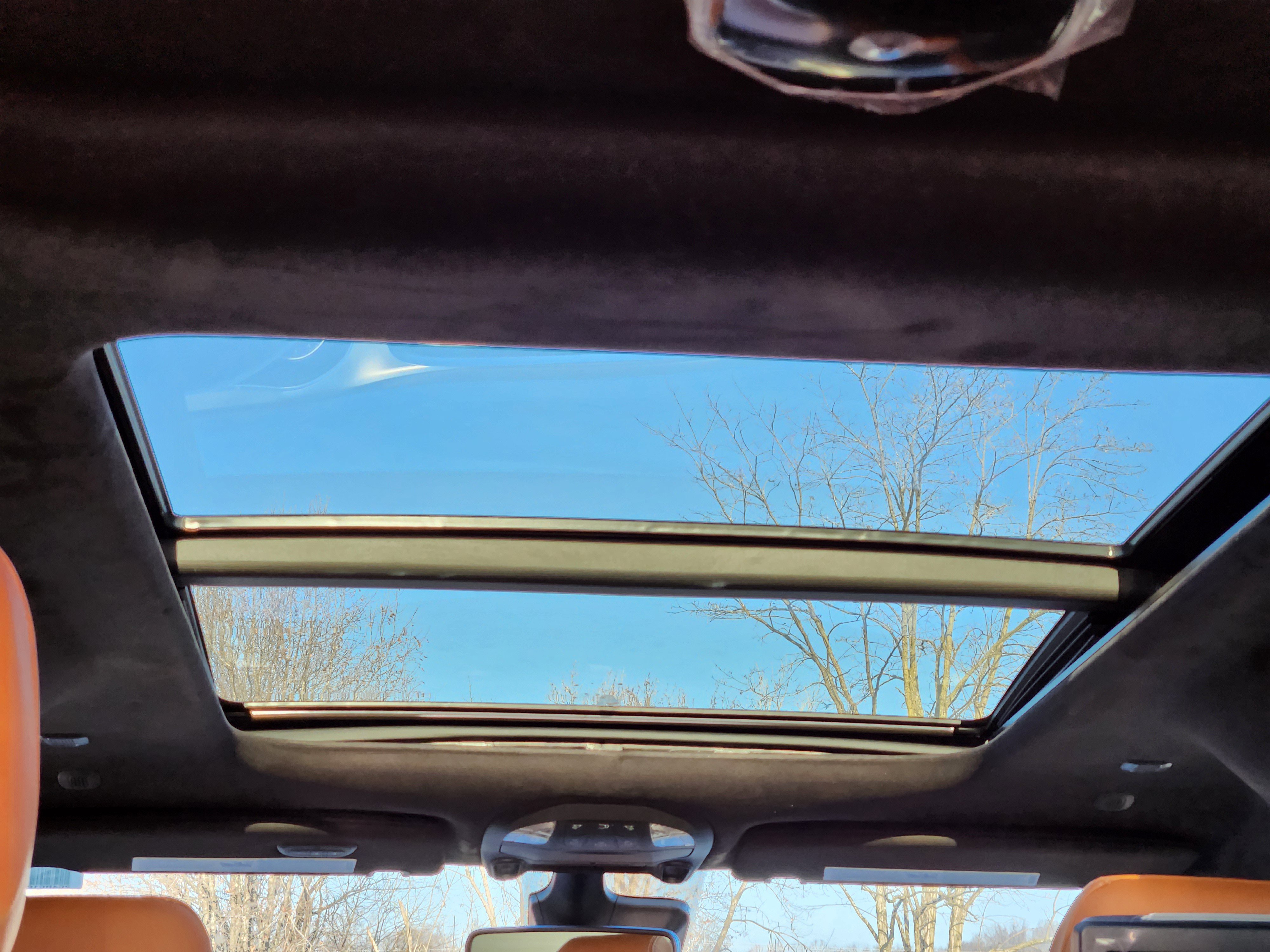 New 2026 Chrysler Pacifica Pinnacle image 4