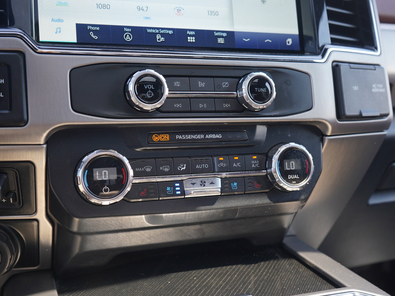 Used 2022 Ford F350 Platinum AWD/4WD image 23