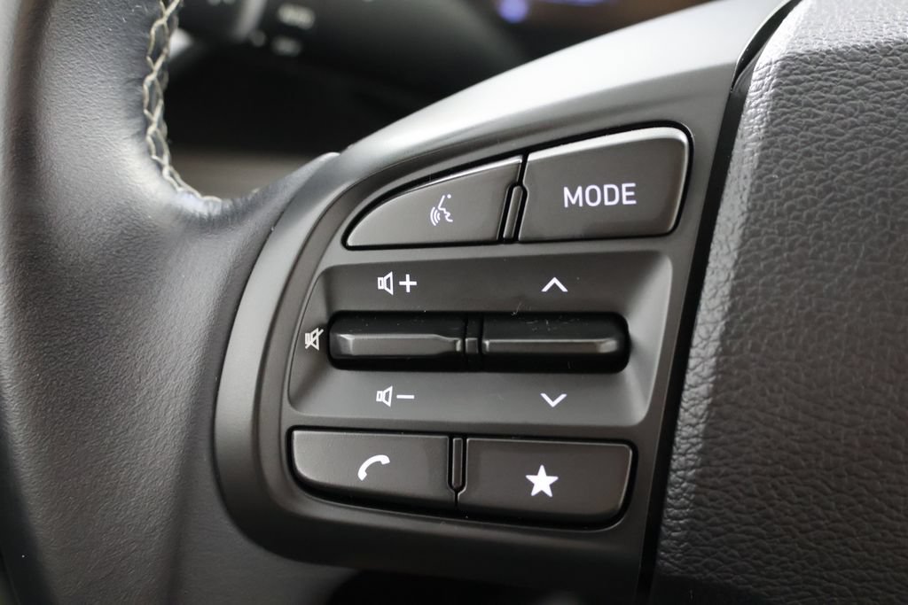 Used 2024 Hyundai Venue SEL FWD image 11