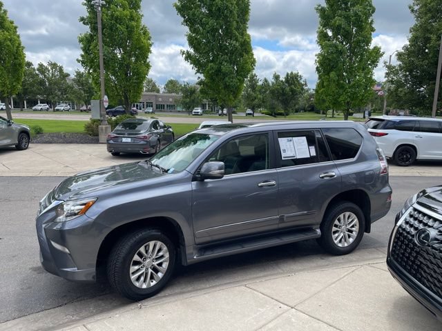 Used 2018 Lexus GX 460 Premium w/ Premium Package AWD/4WD image 6