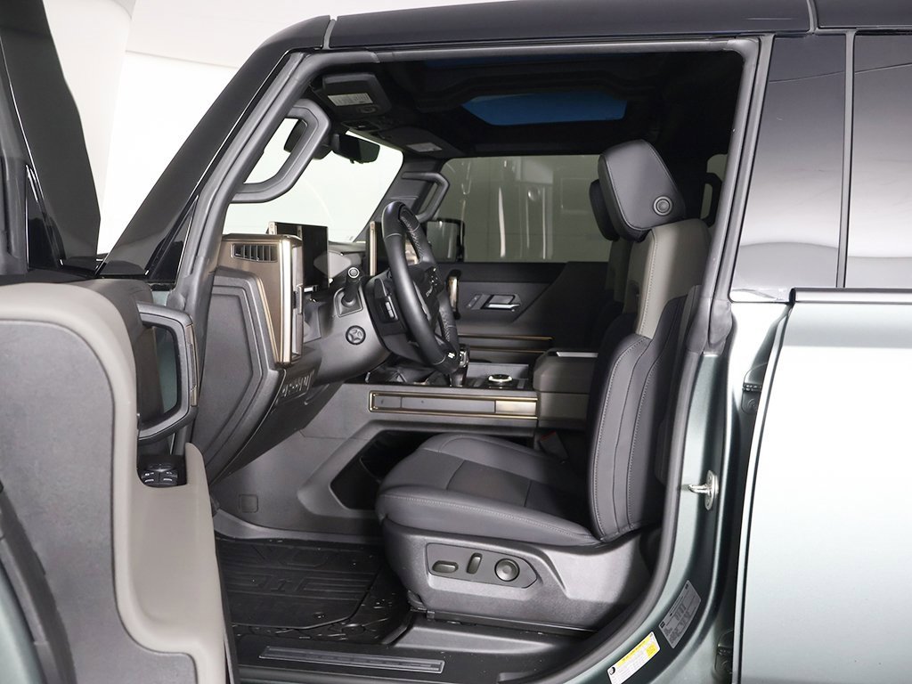 Used 2024 GMC Hummer EV 3X w/ LPO, Illumination Package image 28