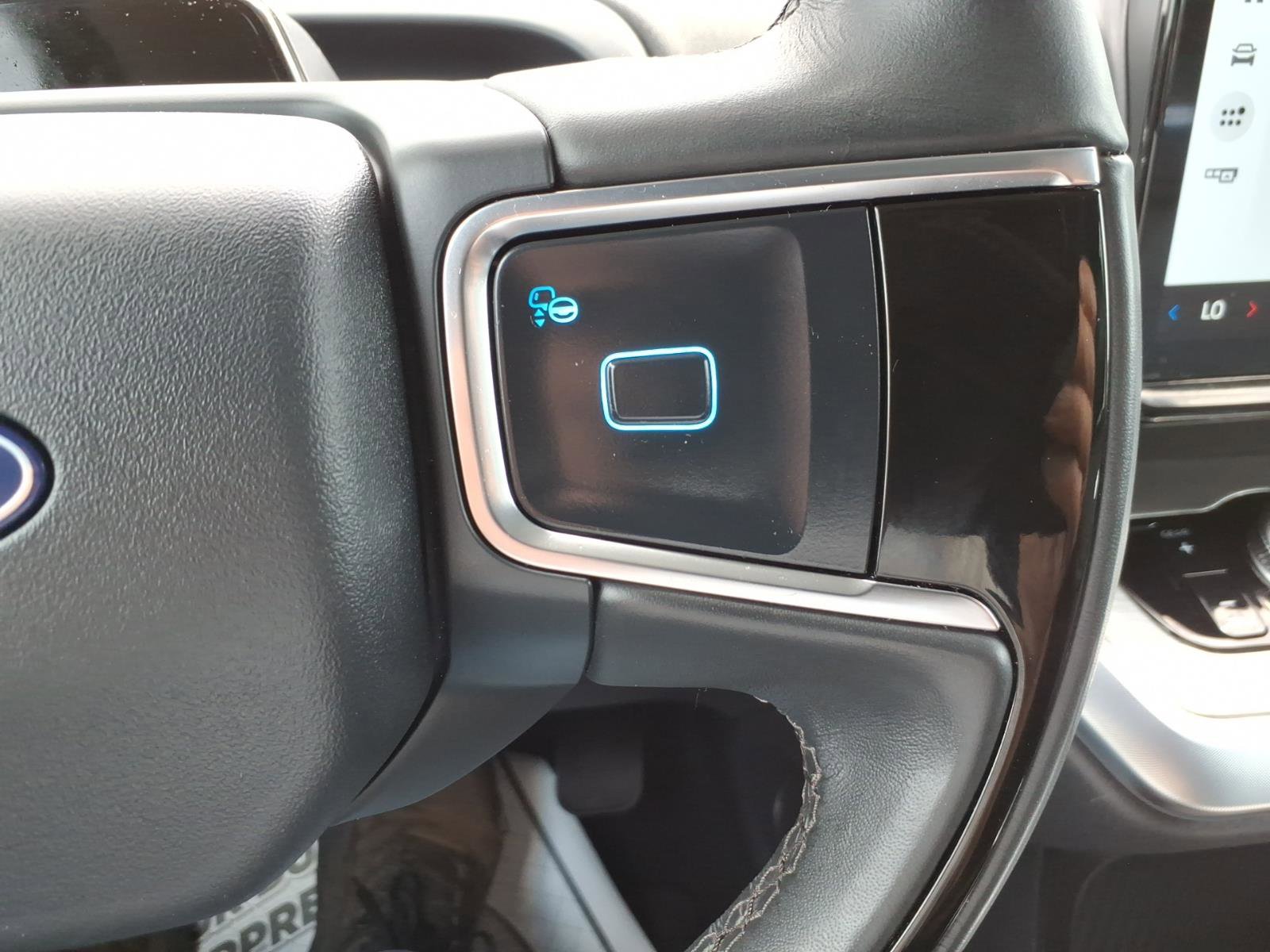 Used 2025 Ford Expedition Platinum AWD/4WD image 24