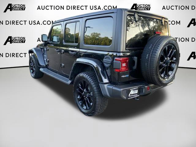 Used 2021 Jeep Wrangler Unlimited Sahara w/ Dual Top Group AWD/4WD image 21