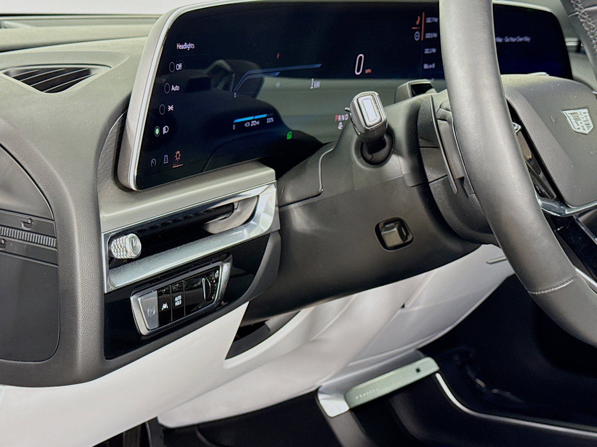 Used 2024 Cadillac Lyriq Sport AWD/4WD image 10