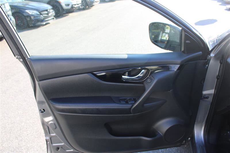 Used 2021 Nissan Rogue Sport SV FWD image 9