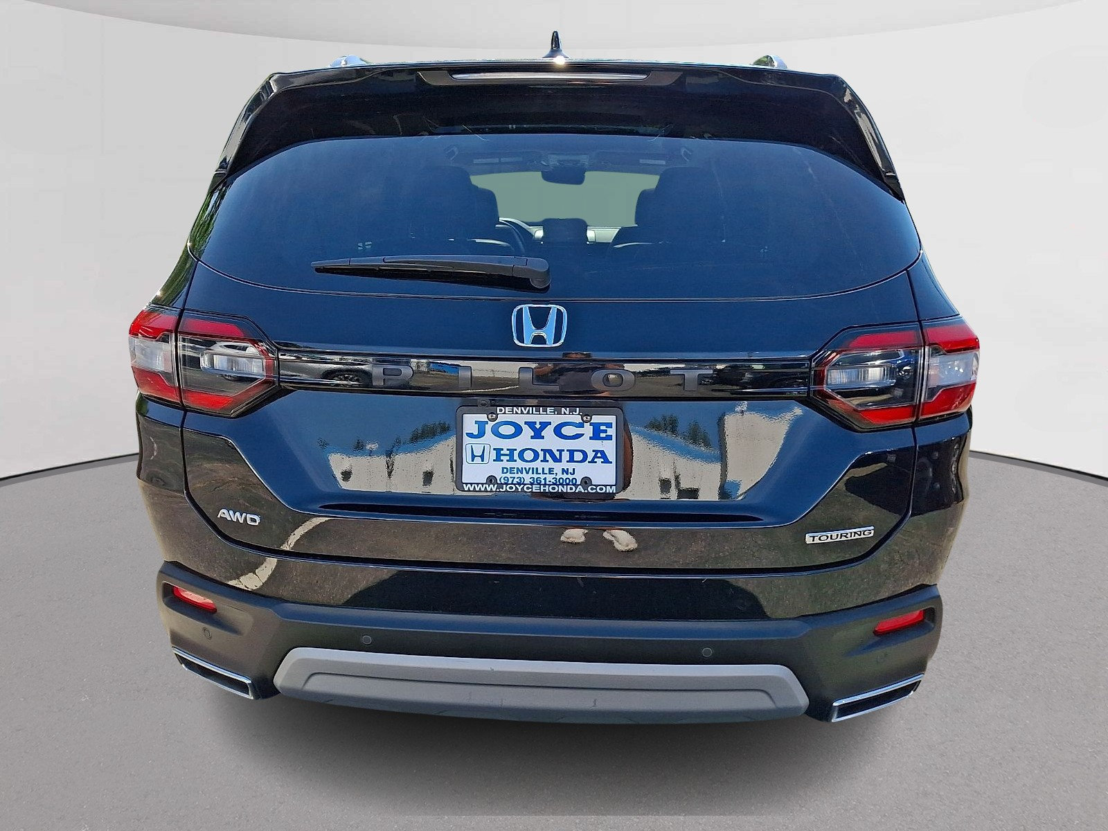 Certified 2025 Honda Pilot Touring image 9