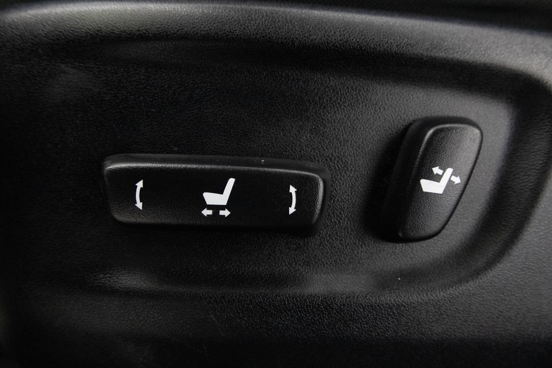 Used 2022 Toyota 4Runner SR5 AWD/4WD image 8