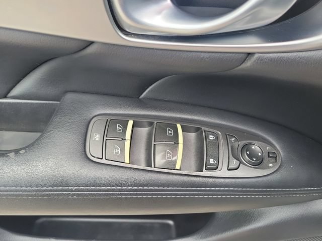Used 2015 INFINITI Q70 L 3.7 w/ Deluxe Touring Package RWD image 16