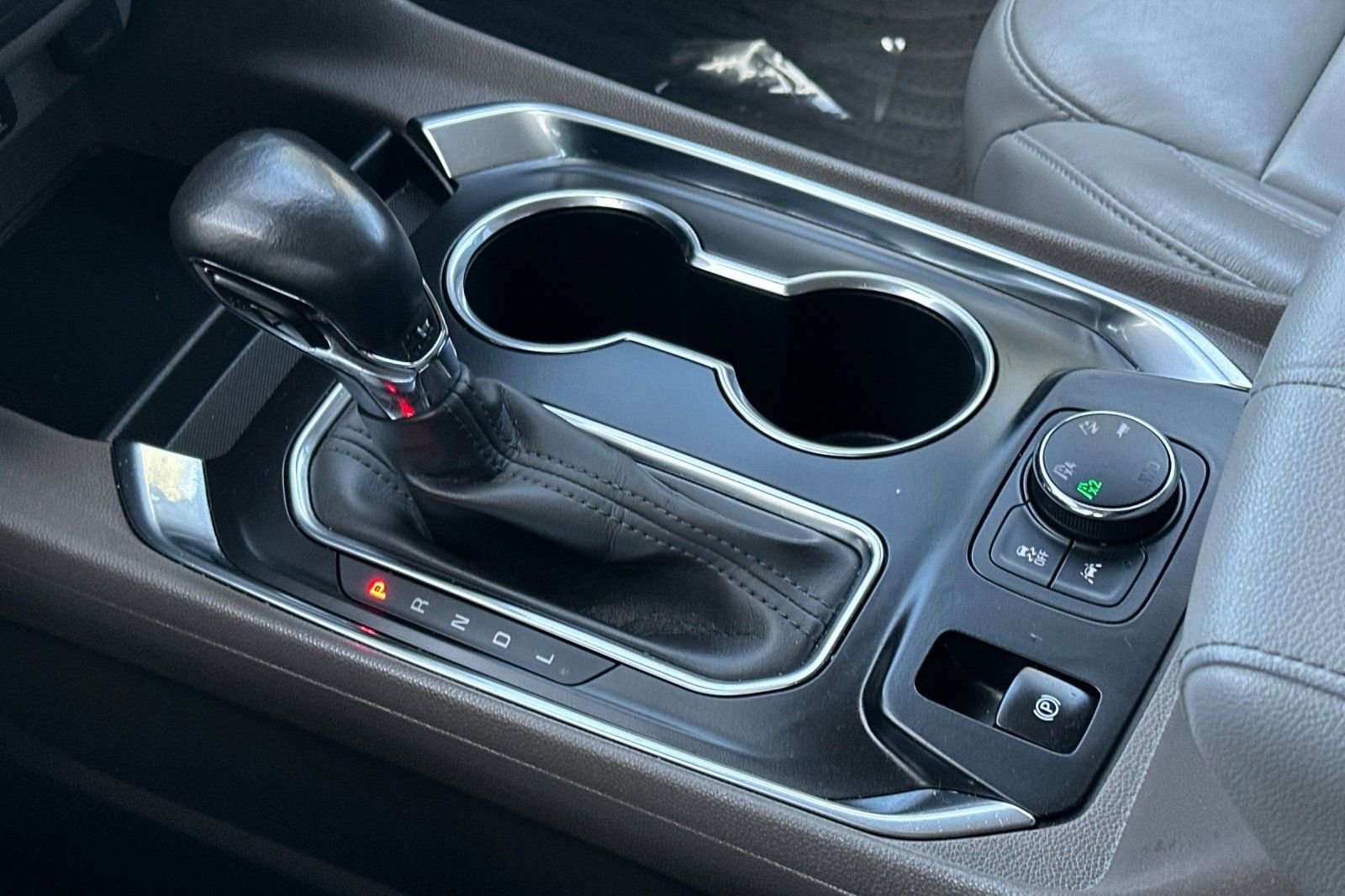 Used 2021 Chevrolet Traverse LT w/ LT Premium Package image 21