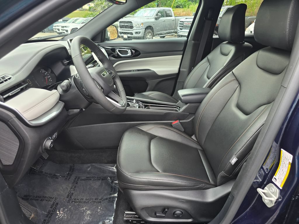 Used 2024 Jeep Compass Limited AWD/4WD image 4