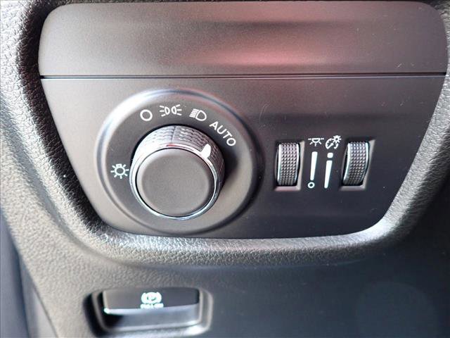 Used 2023 Jeep Grand Cherokee Altitude AWD/4WD image 16