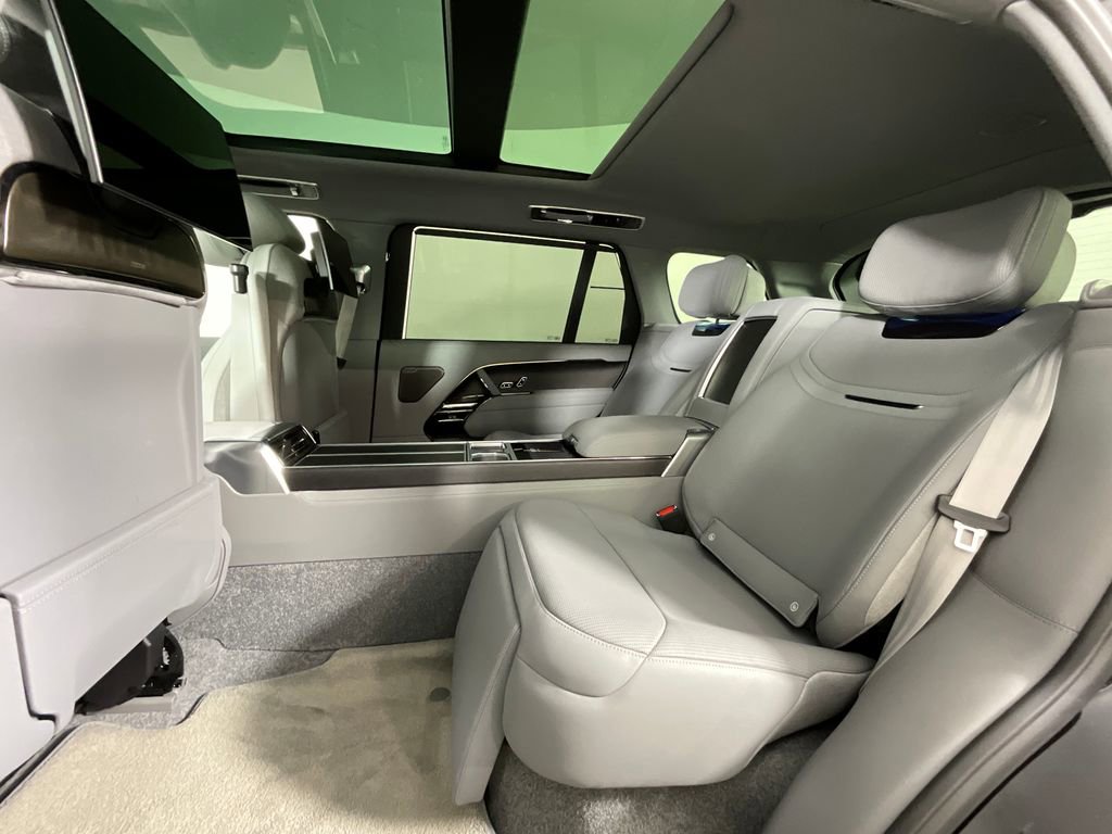 New 2026 Land Rover Range Rover SV AWD/4WD image 5