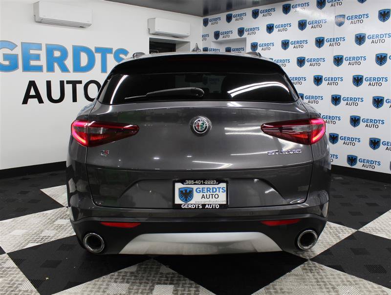Used 2018 Alfa Romeo Stelvio Ti Sport AWD/4WD image 3