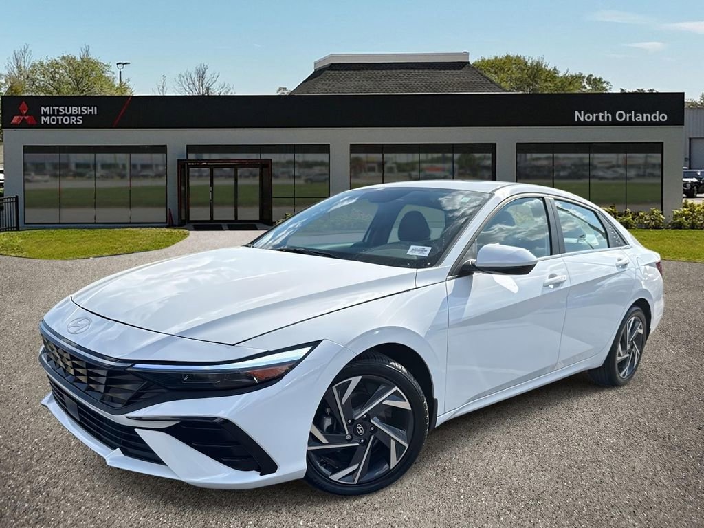 Used 2024 Hyundai Elantra SEL w/ Convenience Package image 1