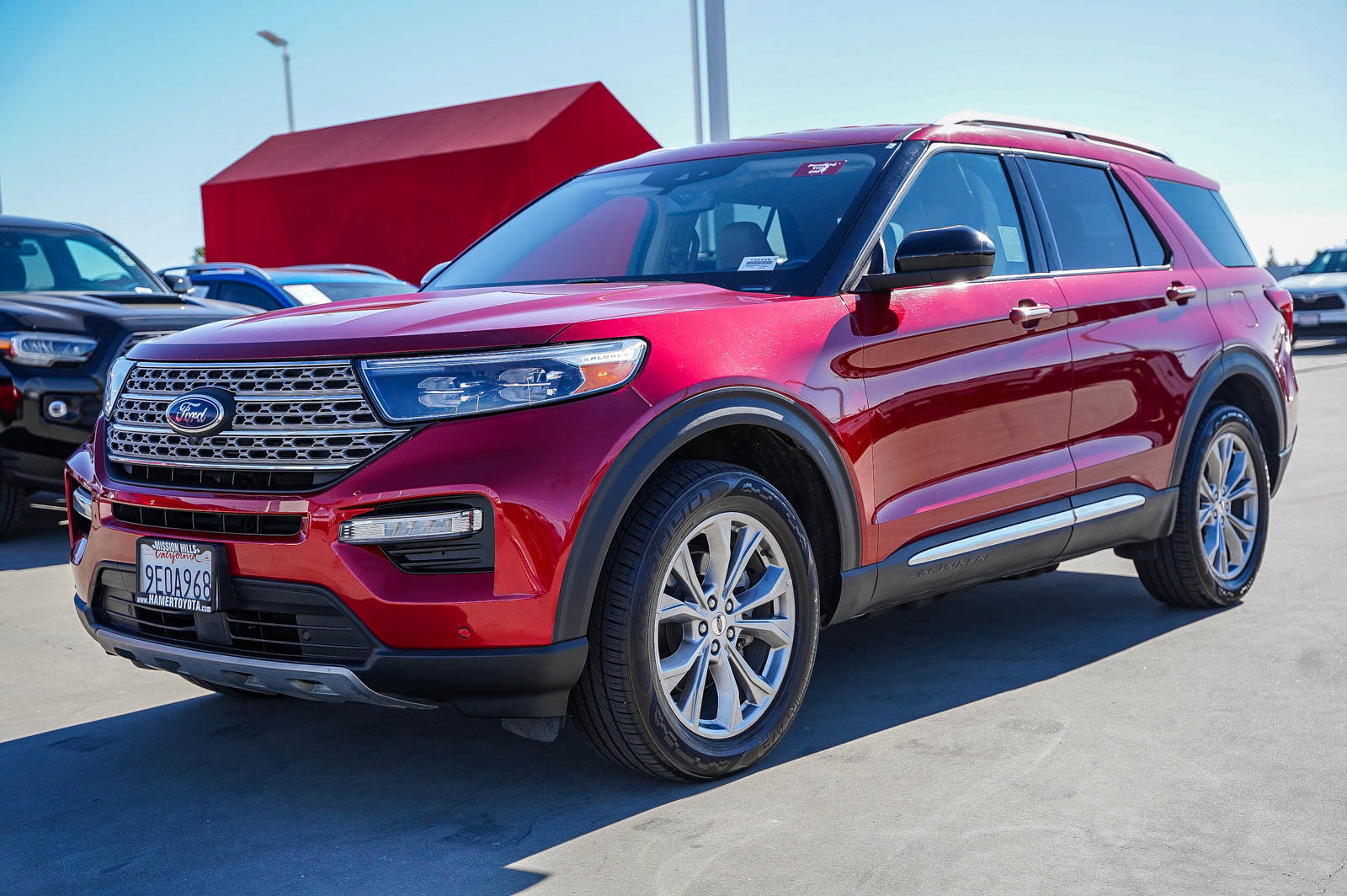 Used 2023 Ford Explorer Limited image 3