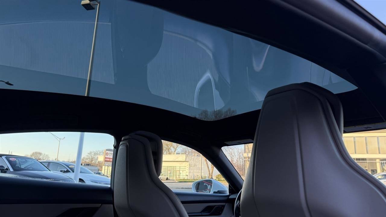 Used 2022 Porsche Taycan image 43