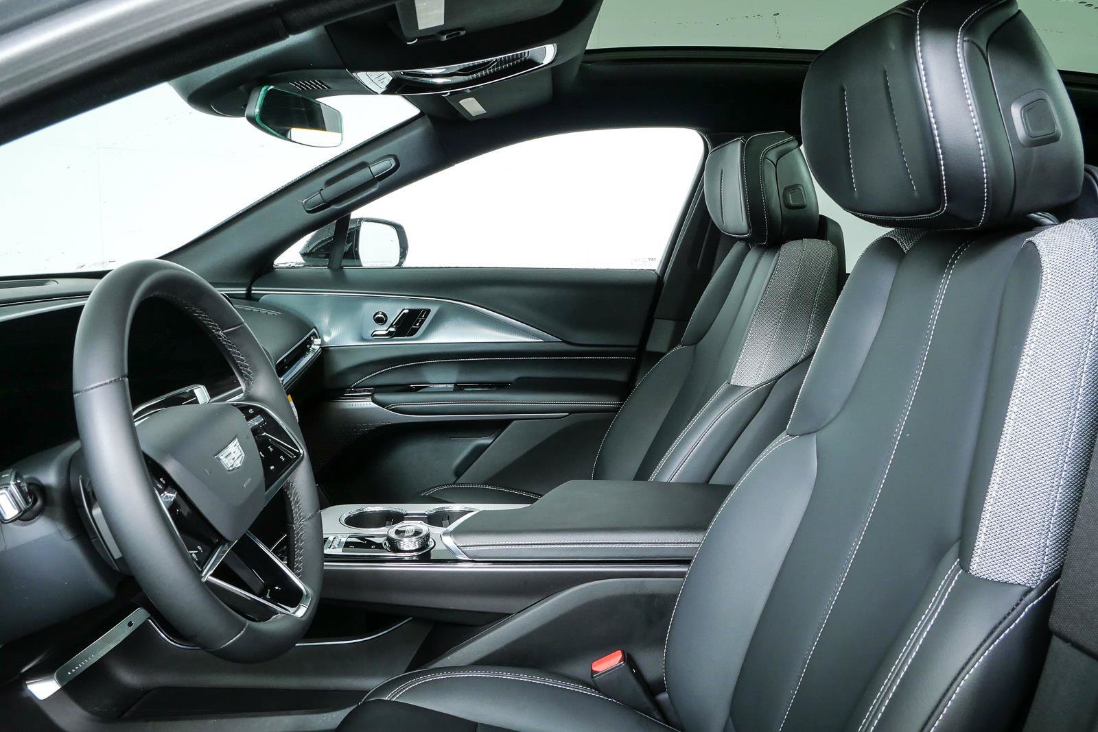 Certified 2024 Cadillac Lyriq Tech RWD image 5